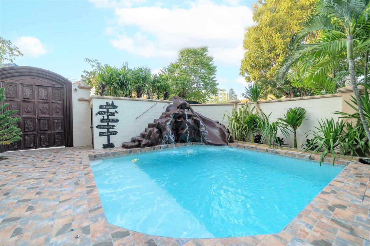 Potterland Luxury Pool Villa Pattaya Walking Street 6 Bedrooms Extérieur photo