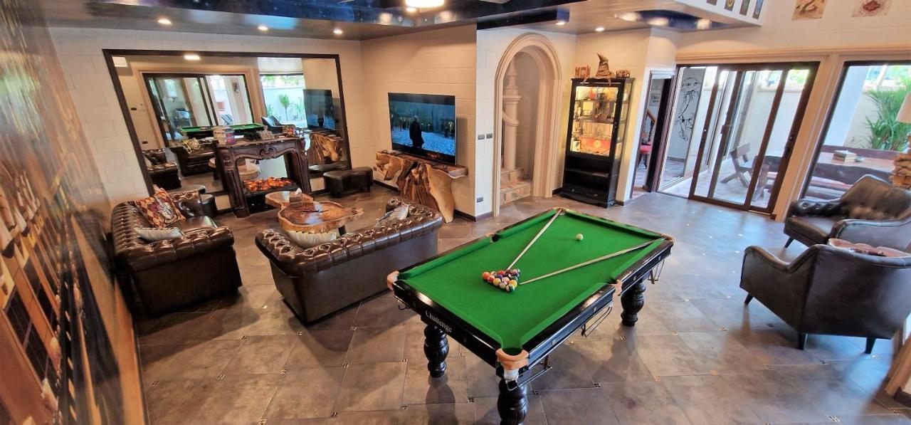 Potterland Luxury Pool Villa Pattaya Walking Street 6 Bedrooms Extérieur photo