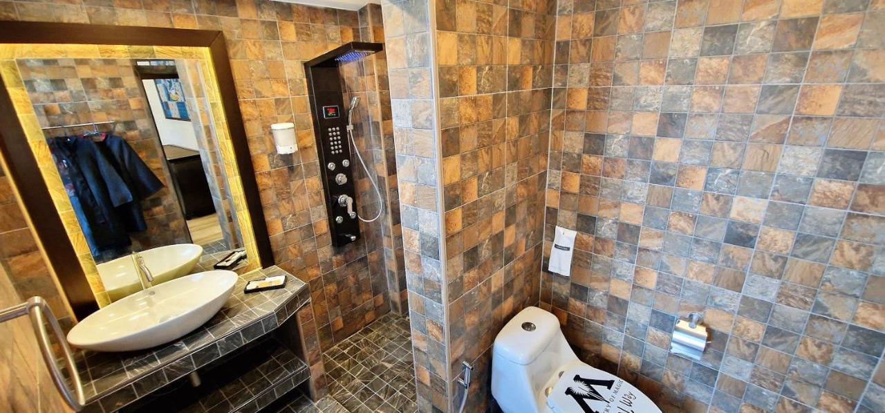 Potterland Luxury Pool Villa Pattaya Walking Street 6 Bedrooms Extérieur photo